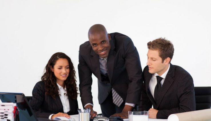 Ways a Motivational Speaker Can Strengthen a Sales or Marketing Team